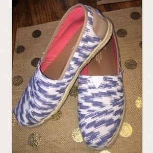 Women’s TOMS - Blue Bali Tribal Rope Sole- Sz 6.5